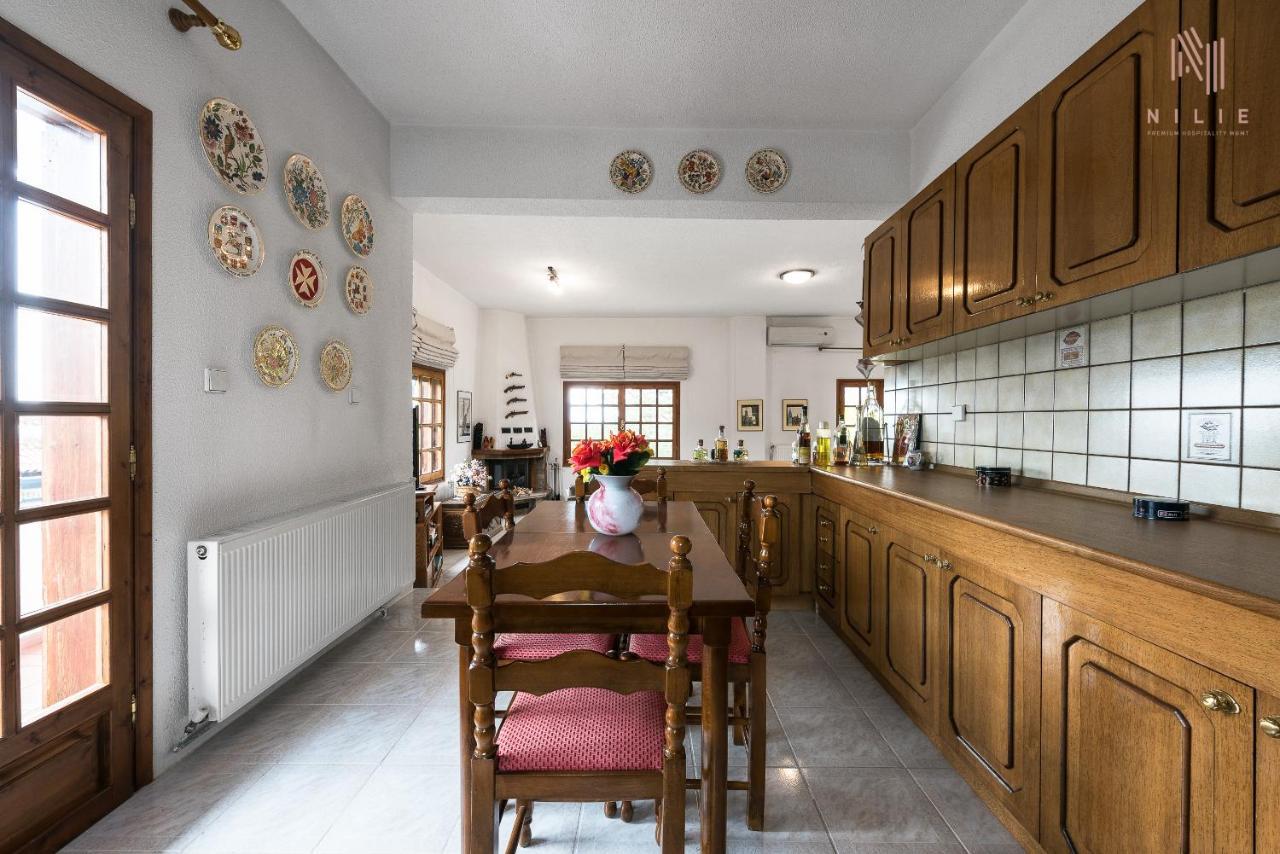 Classico, Nilie Hospitality Mgmt Foustani Экстерьер фото